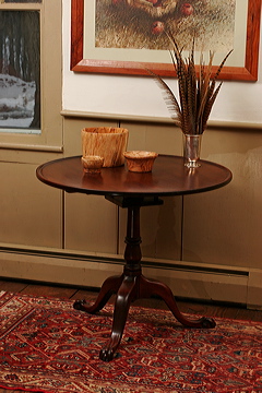 mahogany_tilt_top_table.jpg